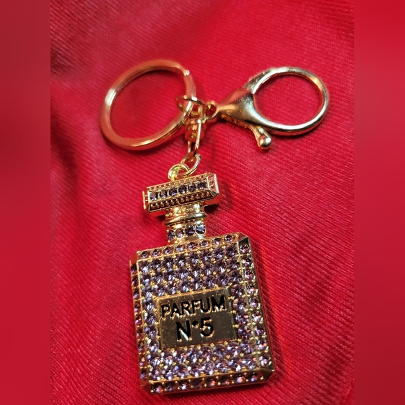 NWT Parfum No. 5 purple purse bag charm keyring - Picture 2 of 2